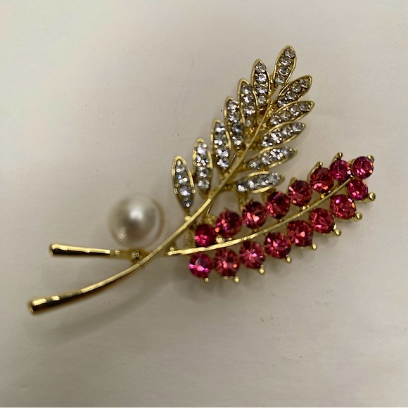 Fashion Leaf Brooch Pin Goldtone with Pink & Diamond Rinestone Gems & Pearl - Picture 1 of 5